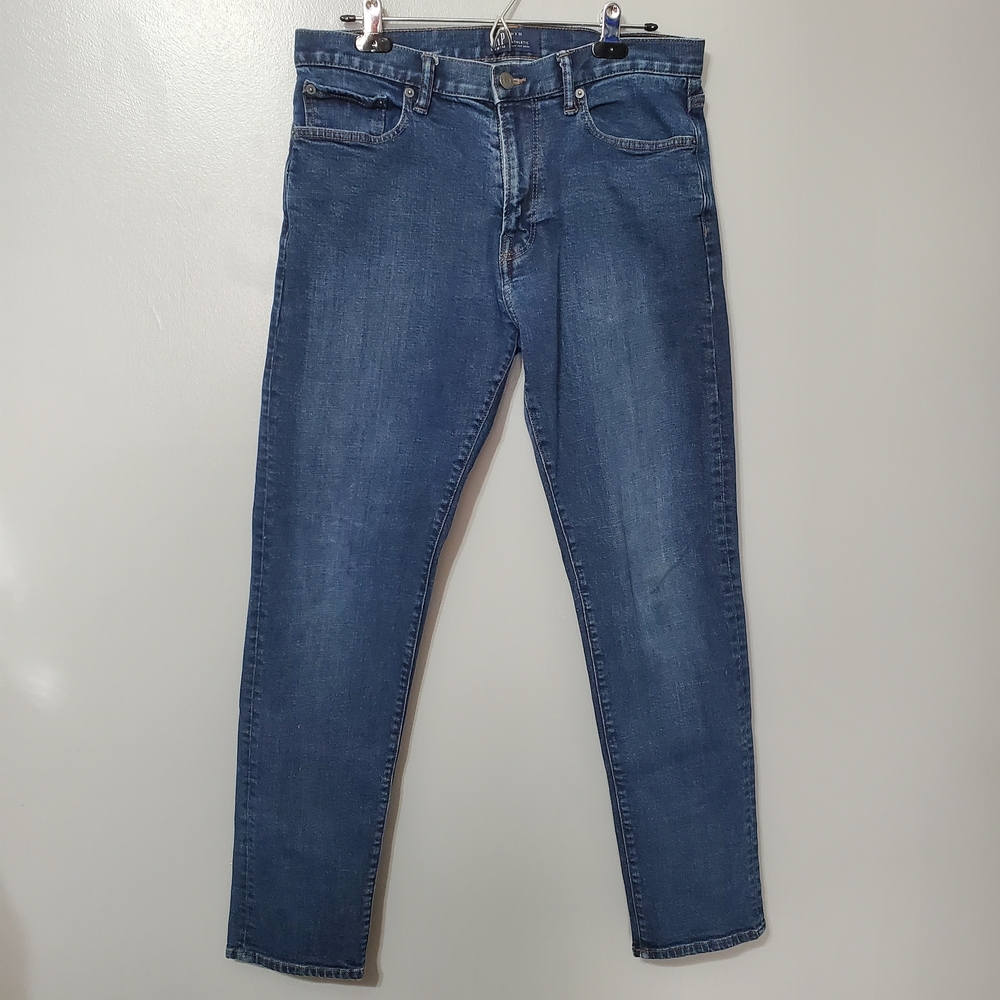 GAP Men's Deep Blue Athletic Jeans Size 31x32
